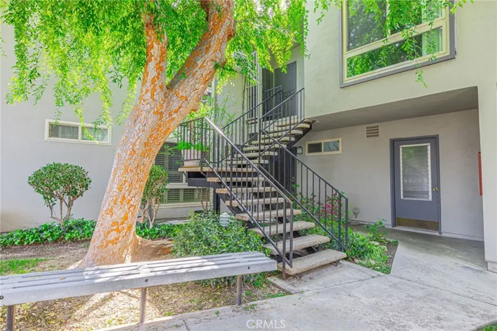 6040 Nevada Avenue 1, Woodland Hills, California 91367