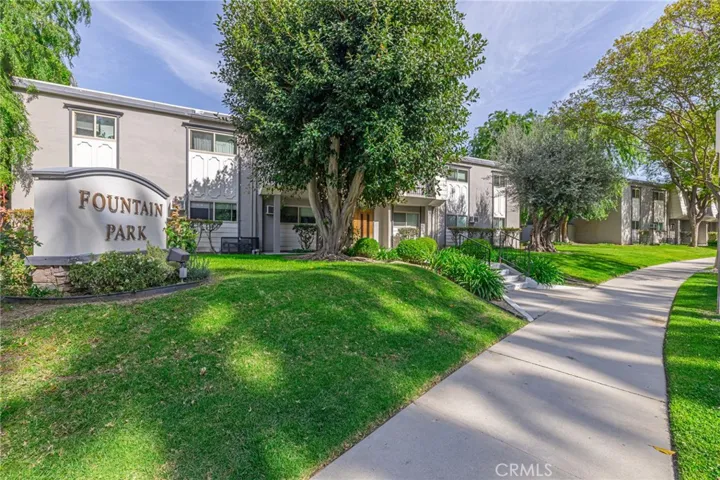 6040 Nevada Avenue 1, Woodland Hills, California 91367