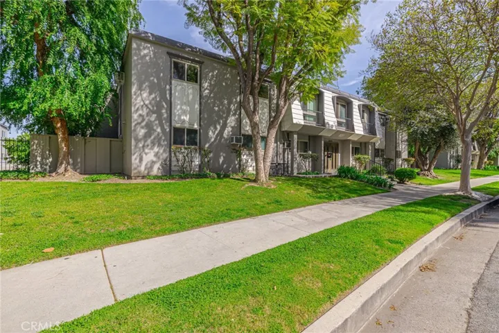 6040 Nevada Avenue 1, Woodland Hills, California 91367