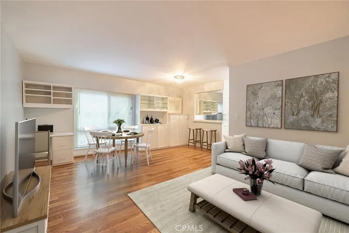 6040 Nevada Avenue 1, Woodland Hills, California 91367