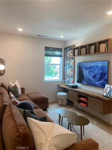 3687 Elm Avenue, Long Beach, California 90807