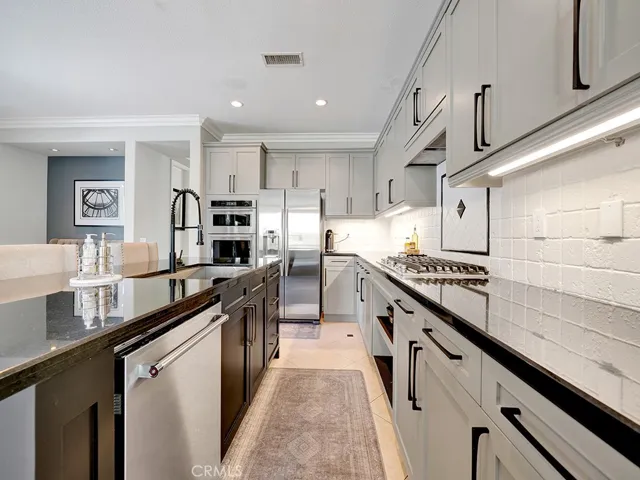 11 St Steven Court, Ladera Ranch, California 92694
