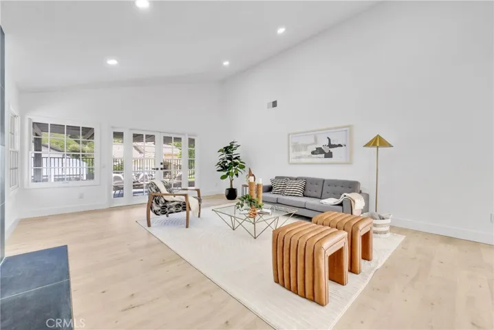 5995 E Avenida La Vida, Anaheim Hills, California 92807