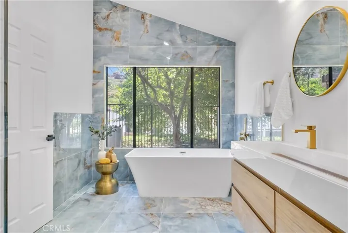 5995 E Avenida La Vida, Anaheim Hills, California 92807