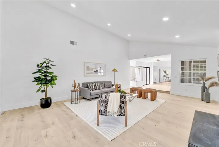 5995 E Avenida La Vida, Anaheim Hills, California 92807