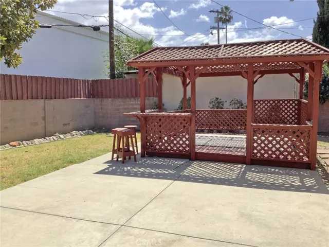 6738 Laramie Avenue, Winnetka, California 91306