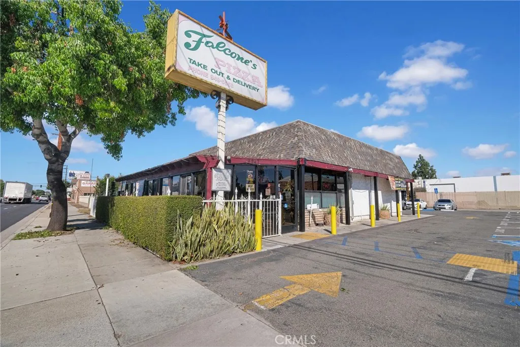 9247 Slauson Ave