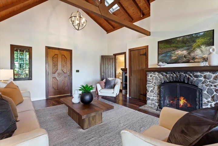 42 La Encinal, Orinda, California 94563