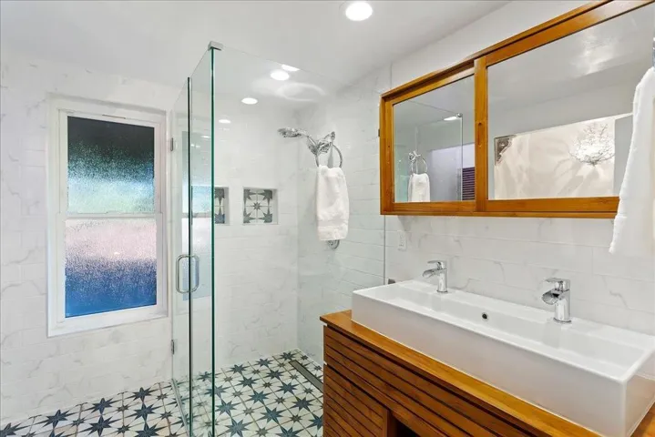 42 La Encinal, Orinda, California 94563