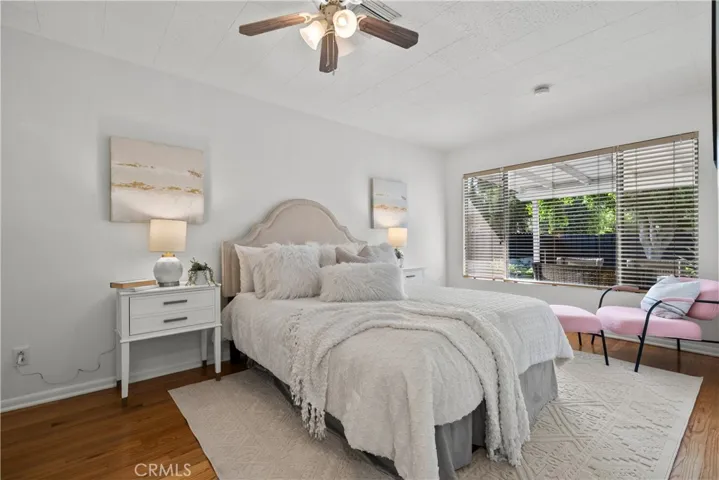 15517 Wyandotte St, Van Nuys, California 91406