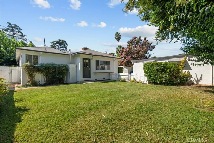 15517 Wyandotte St, Van Nuys, California 91406