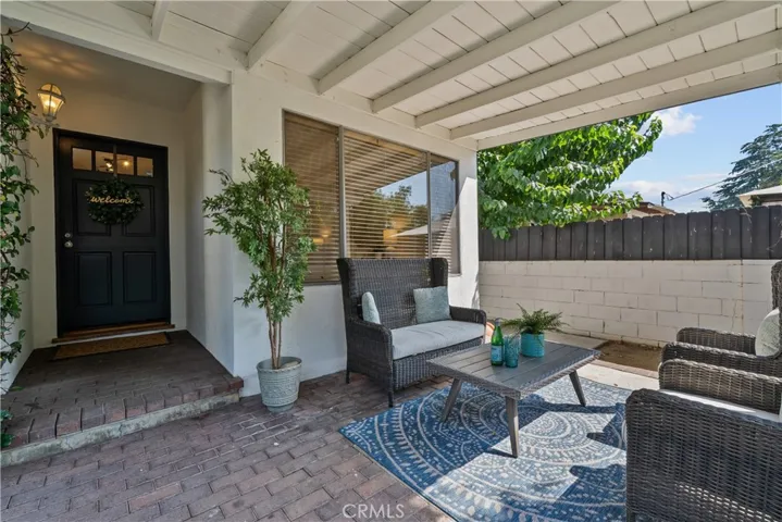 15517 Wyandotte St, Van Nuys, California 91406