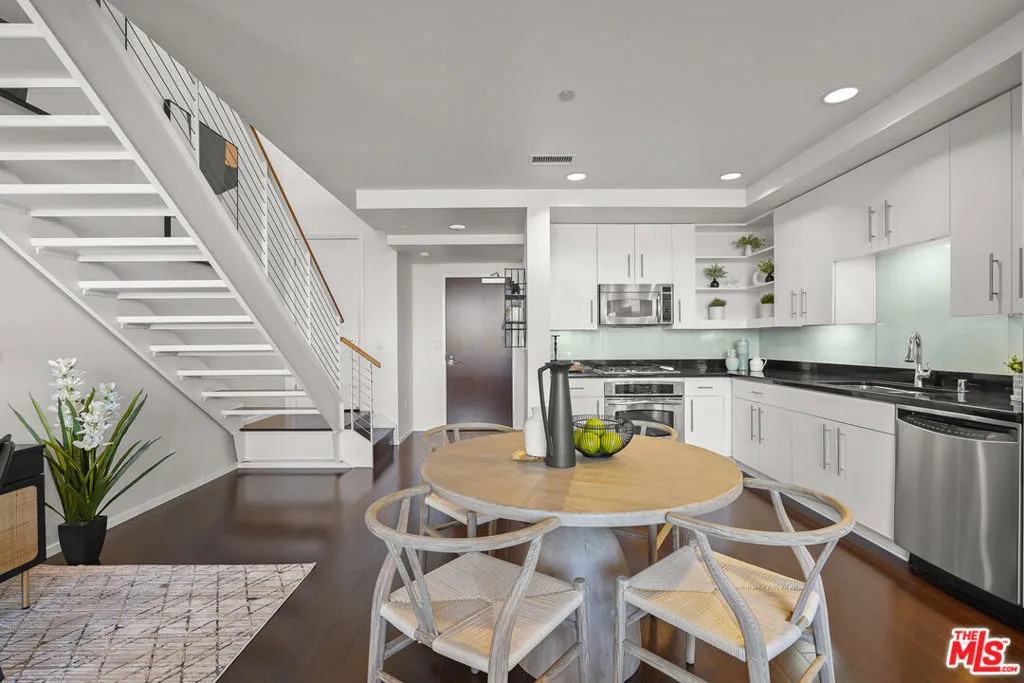 1100 Wilshire Boulevard 1702, Los Angeles, California 90017 home-pic-13