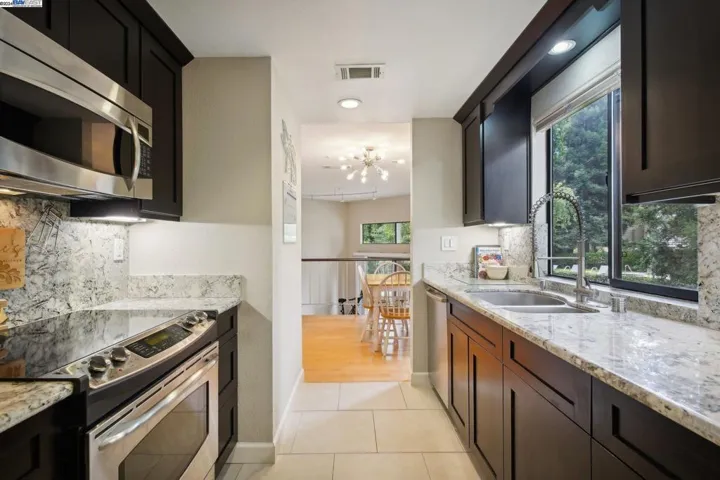 3374 Smoketree Commons Dr, Pleasanton, California 94566