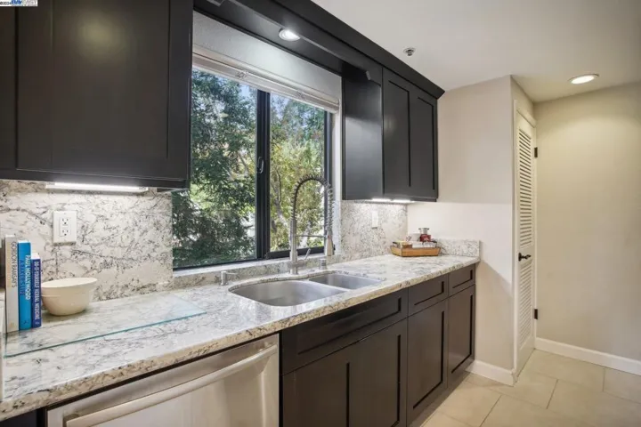 3374 Smoketree Commons Dr, Pleasanton, California 94566