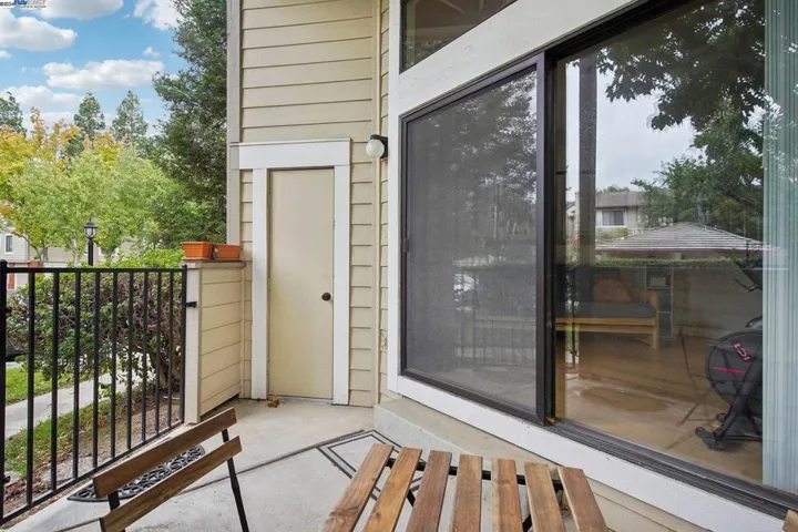 3374 Smoketree Commons Dr, Pleasanton, California 94566