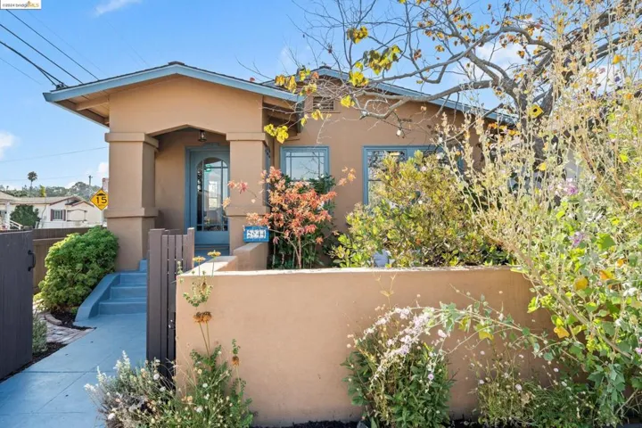 2944 Minna Ave, Oakland, California 94619