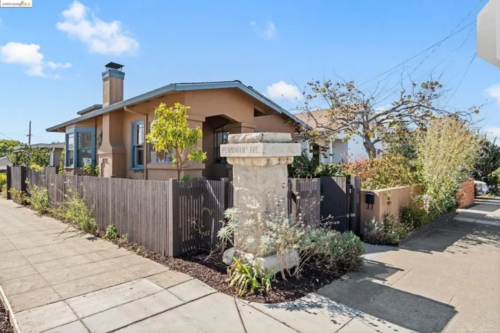2944 Minna Ave, Oakland, California 94619