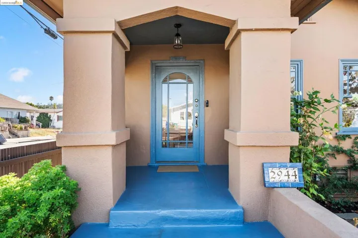 2944 Minna Ave, Oakland, California 94619