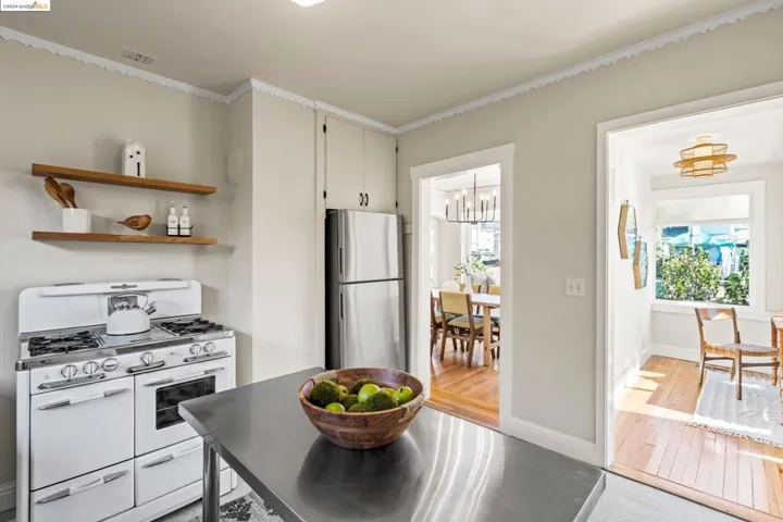 2944 Minna Ave, Oakland, California 94619