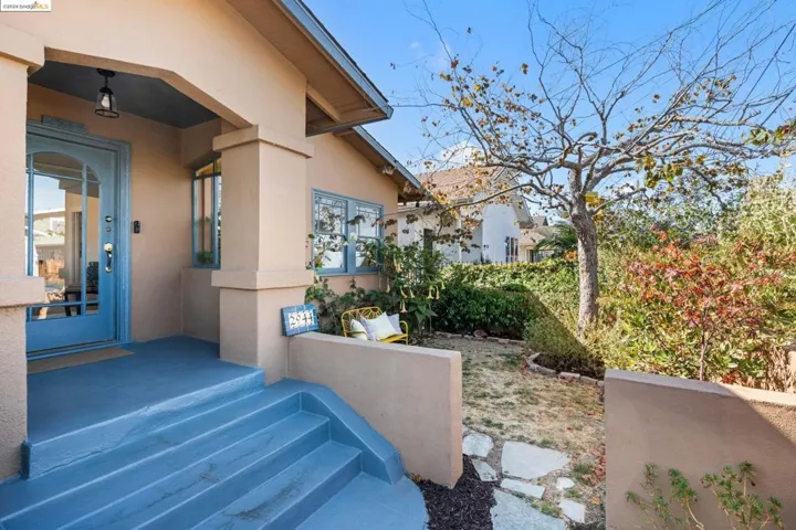 2944 Minna Ave, Oakland, California 94619