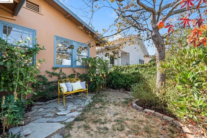2944 Minna Ave, Oakland, California 94619