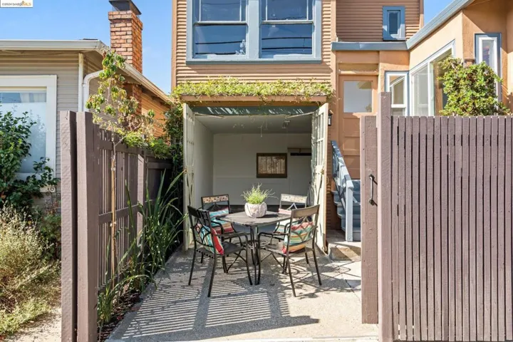 2944 Minna Ave, Oakland, California 94619
