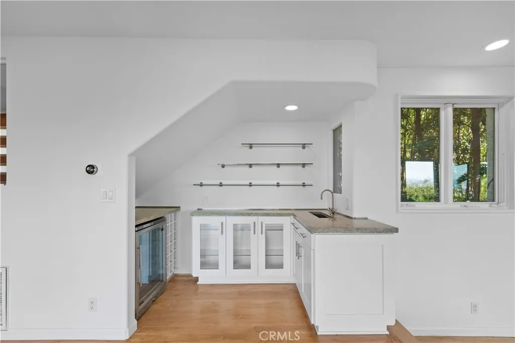 15263 Mulholland Drive, Los Angeles, California 90077 home-pic-12