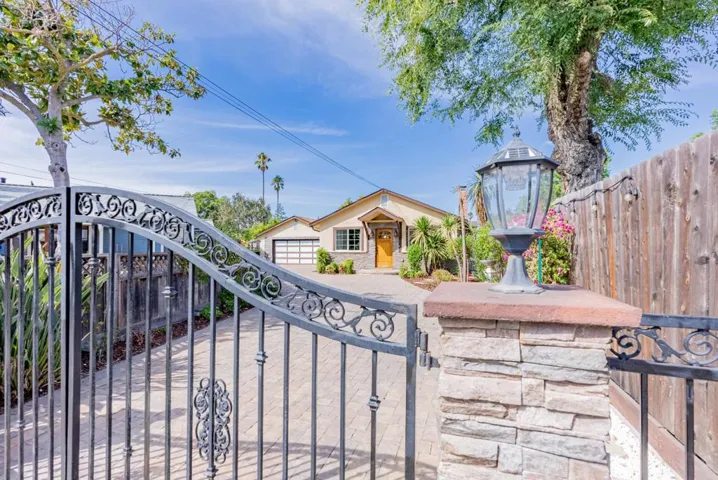 1185 Hazelwood Avenue, Campbell, California 95008