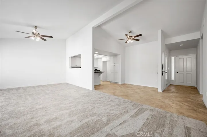 Dining room with ceiling fan