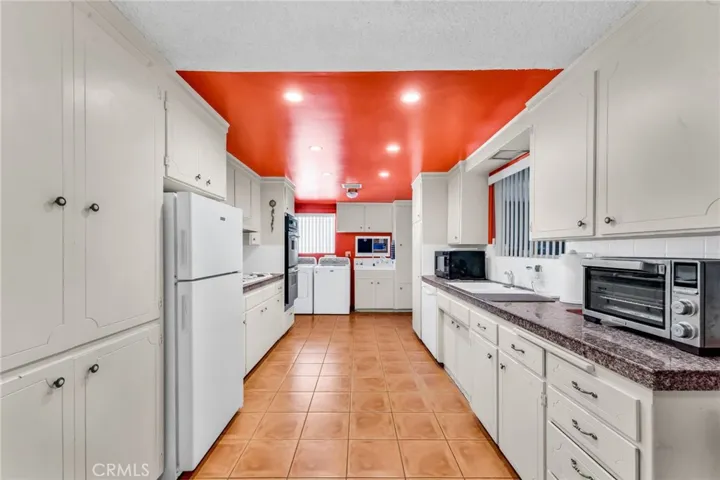 9870 San Rafael Road, Desert Hot Springs, California 92240