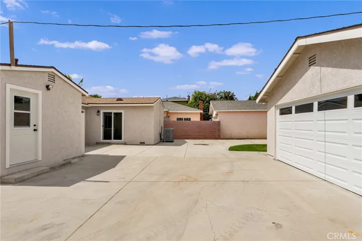 5751 Mckinley Ave, South Gate, California 90280