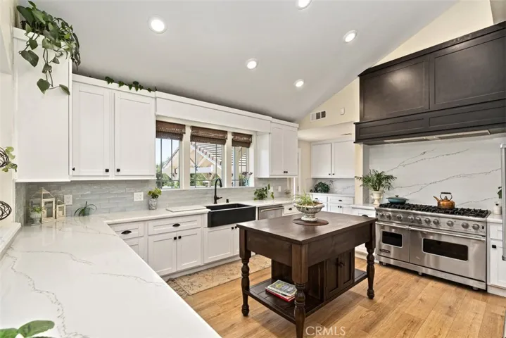 Fully Remodeled Kitchen