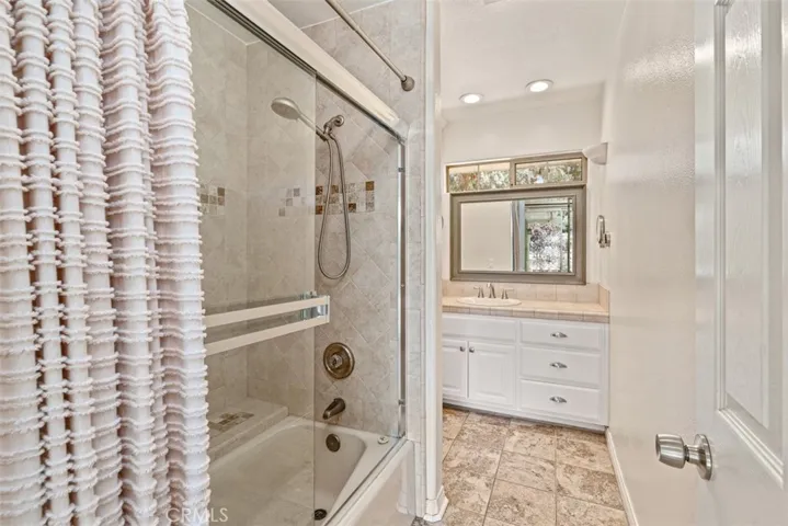 1 Full Bathroom In Guest Home