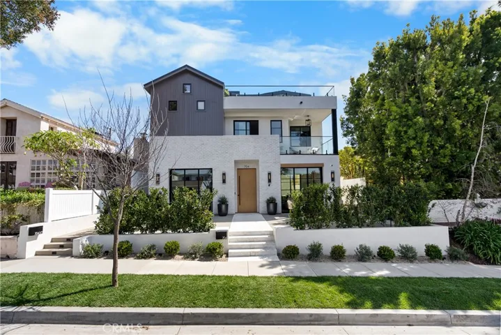 704 Orchid Avenue, Corona Del Mar, California 92625