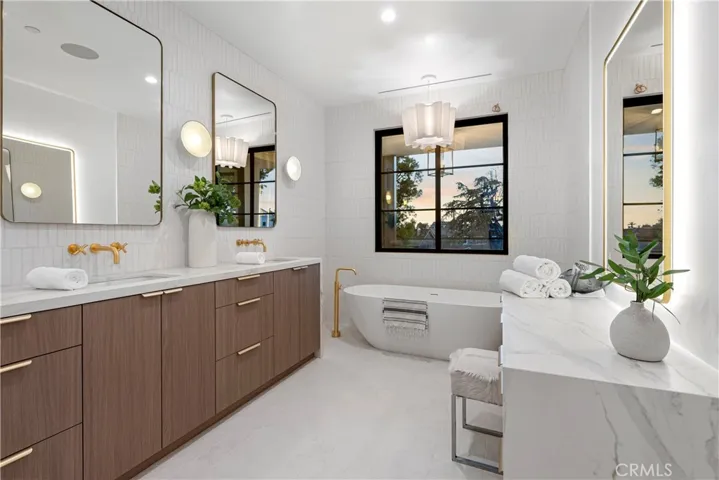 704 Orchid Avenue, Corona Del Mar, California 92625