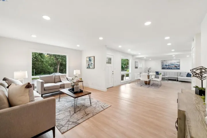 1182 Briarwood Way, Walnut Creek, California 94597