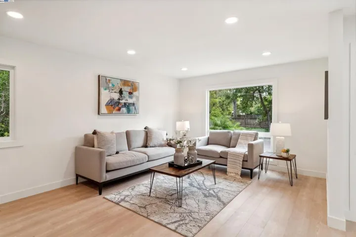 1182 Briarwood Way, Walnut Creek, California 94597