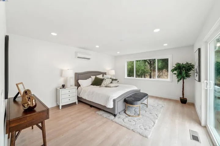 1182 Briarwood Way, Walnut Creek, California 94597