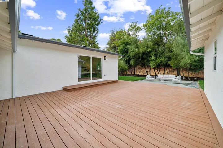1182 Briarwood Way, Walnut Creek, California 94597