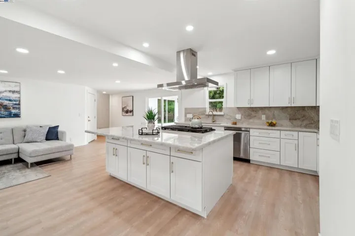 1182 Briarwood Way, Walnut Creek, California 94597