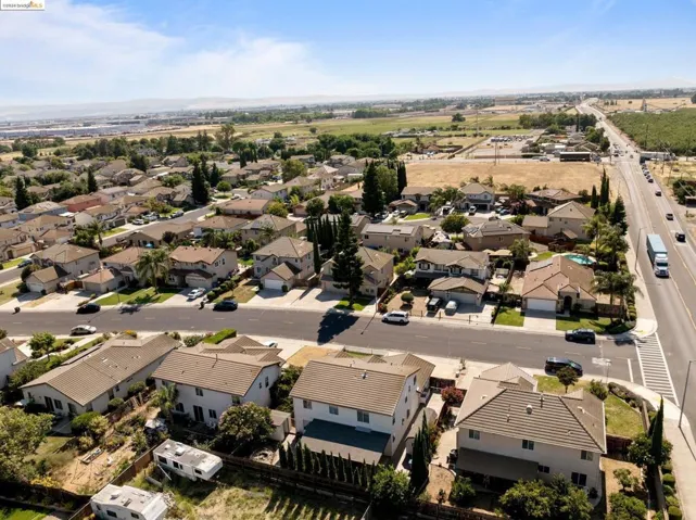 2070 Pasado Ave, Manteca, California 94577-1255