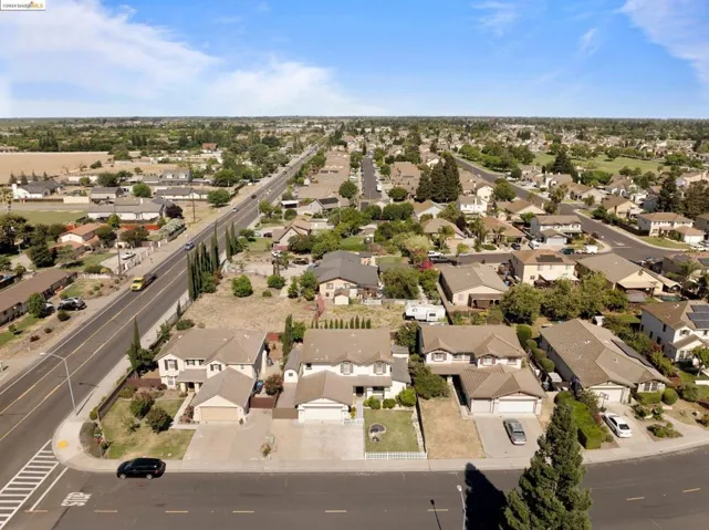 2070 Pasado Ave, Manteca, California 94577-1255