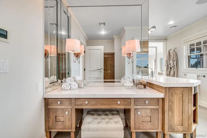 744 Muirlands Vista Way, La Jolla, California 92037