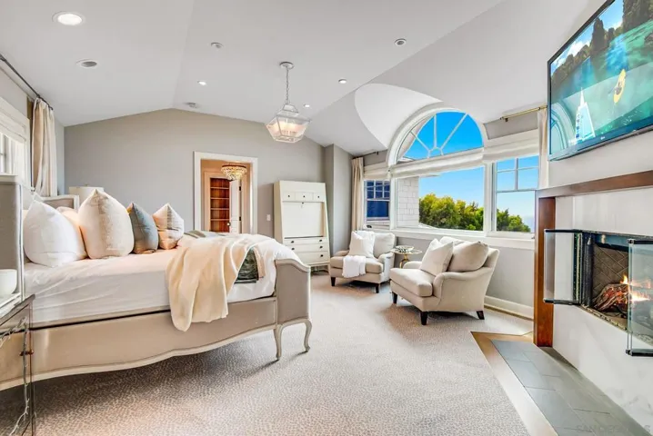 744 Muirlands Vista Way, La Jolla, California 92037