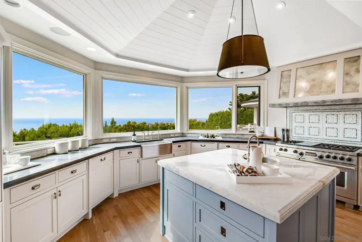 744 Muirlands Vista Way, La Jolla, California 92037
