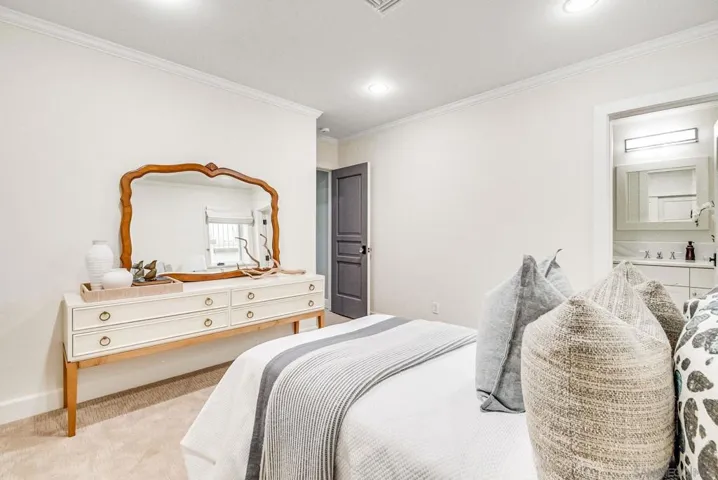744 Muirlands Vista Way, La Jolla, California 92037