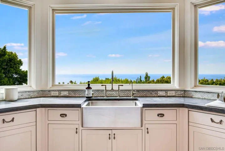 744 Muirlands Vista Way, La Jolla, California 92037