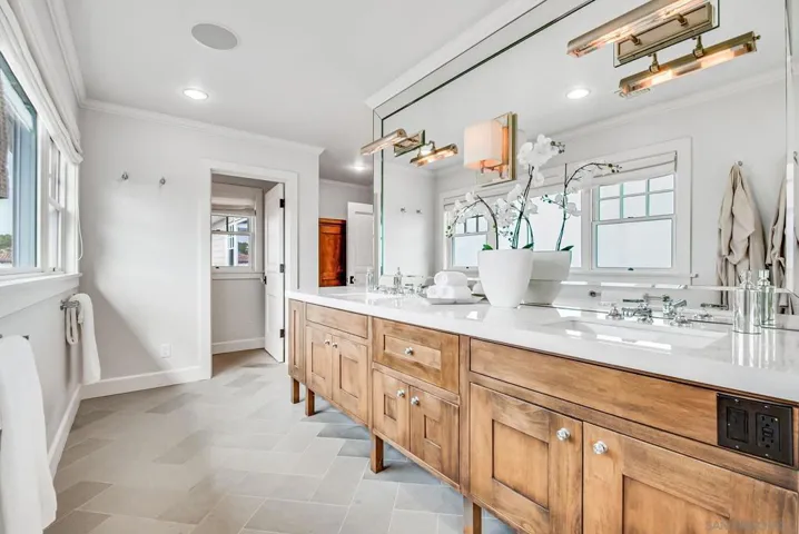 744 Muirlands Vista Way, La Jolla, California 92037