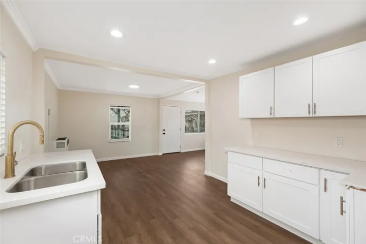 Front Unit Kitchen